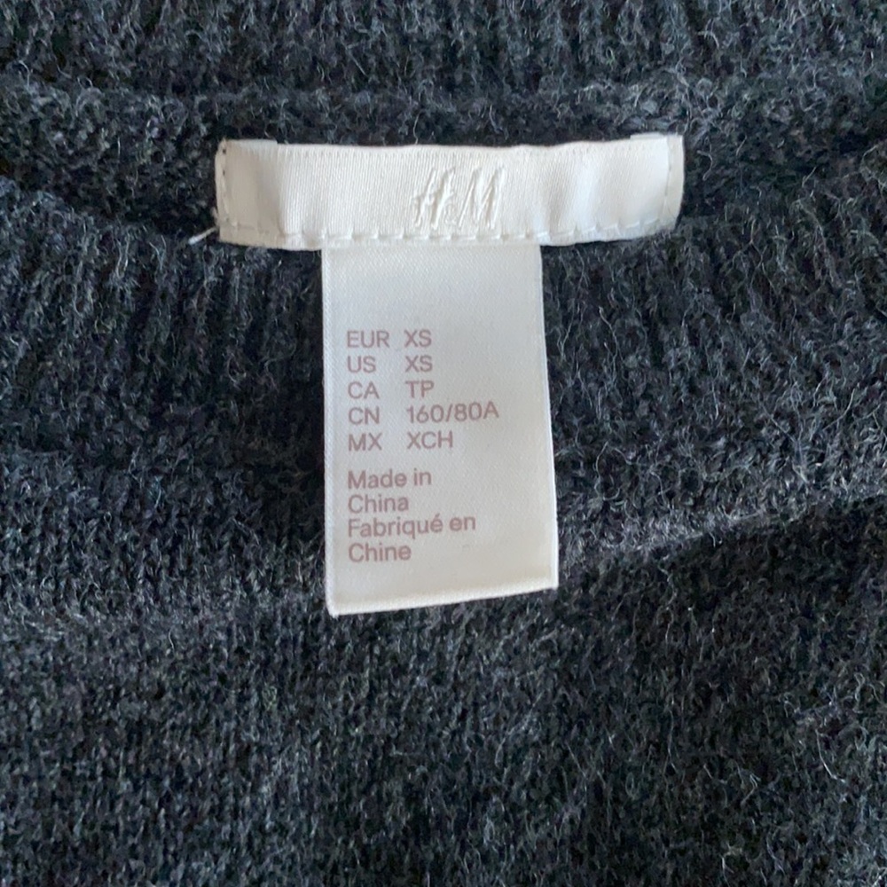 H&M Sweater - Picture 3 of 3